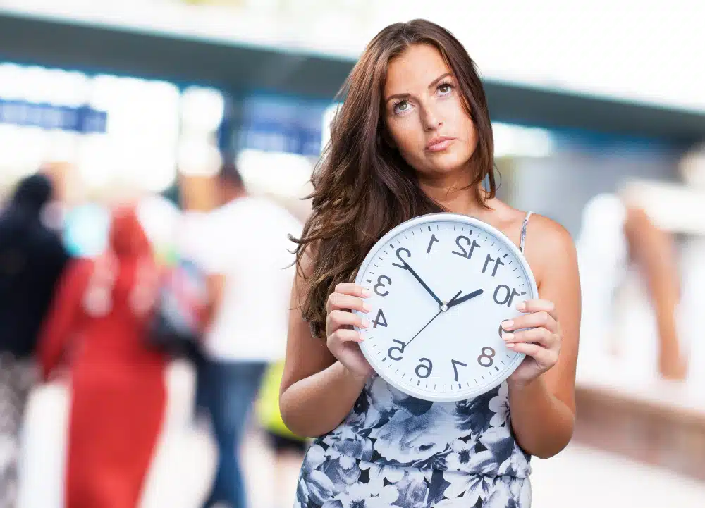 Gérer le décalage horaire : stratégies pour les professionnels voyageant à travers les fuseaux horaires